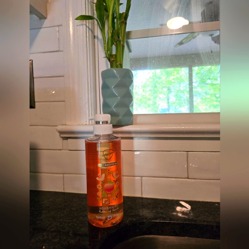 Antibacterial Hand SOAP- HuGe 15.5oz NOTES OF PEACH Designer Bottle